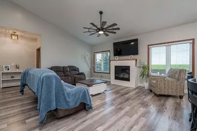 301 7th Street NW, New Richland, MN 56072 - Photo 4