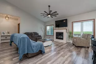 301 7th St NW, New Richland, MN 56072 - Photo 4