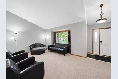 7005 Jocelyn Avenue S, Cottage Grove, MN 55016 - Photo 6