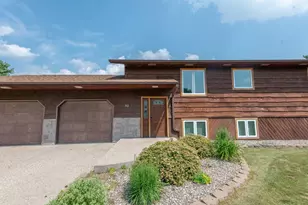 512 Pinetree Dr, Perham, MN 56573 - Photo 2