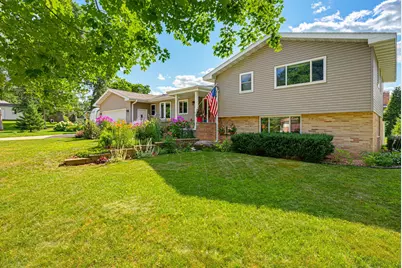 870 Hanson Drive SW, Hutchinson, MN 55350 - Photo 2