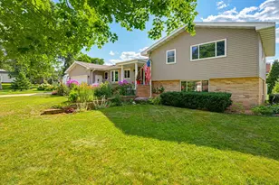 870 Hanson Dr SW, Hutchinson, MN 55350 - Photo 2