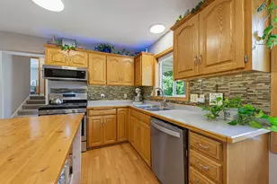 870 Hanson Dr SW, Hutchinson, MN 55350 - Photo 6