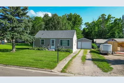 620 E Adolphus Avenue, Fergus Falls, MN 56537 - Photo 2