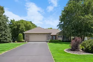 314 Wedgewood Dr, Mahtomedi, MN 55115 - Photo 1
