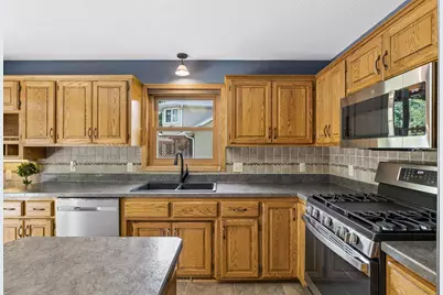314 Wedgewood Drive, Mahtomedi, MN 55115 - Photo 24