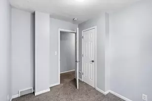 10500 Vessey Rd, Bloomington, MN 55437 - Photo 28