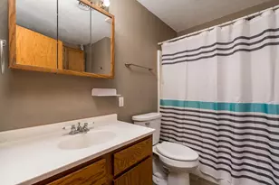 1655 Valley View Dr, North Mankato, MN 56003 - Photo 32