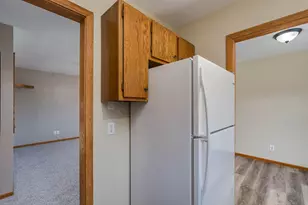 1655 Valley View Dr, North Mankato, MN 56003 - Photo 12