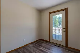 1655 Valley View Dr, North Mankato, MN 56003 - Photo 8