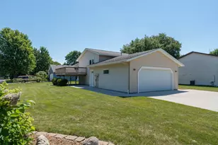 1655 Valley View Dr, North Mankato, MN 56003 - Photo 2