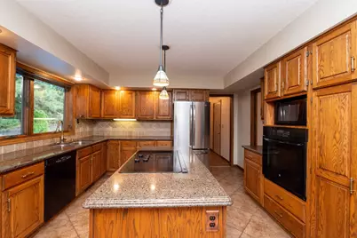 1820 Interlachen Alcove, Woodbury, MN 55125 - Photo 32