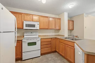 3560 Sterling Heights Drive #B, River Falls, WI 54022 - Photo 8