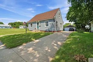 207 7th Ave S, Saint James, MN 56081 - Photo 2