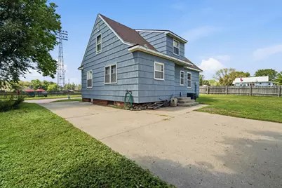 207 7th Avenue S, Saint James, MN 56081 - Photo 4