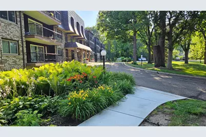 260 Westview Drive #303, West Saint Paul, MN 55118 - Photo 2