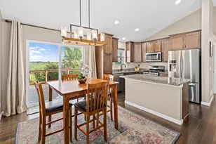 914 Prestwick Dr, Belle Plaine, MN 56011 - Photo 4