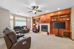 10776 Falling Water Ln, Woodbury, MN 55129 - Photo 30