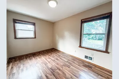 145 Jessamine Avenue E, Saint Paul, MN 55117 - Photo 10