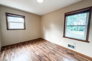 145 Jessamine Ave E, Saint Paul, MN 55117 - Photo 10