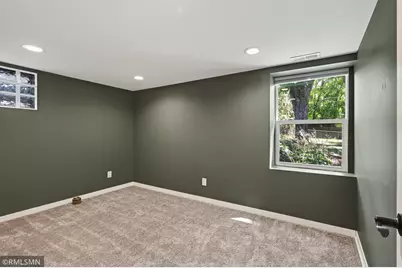 10307 Wentworth Avenue S, Bloomington, MN 55420 - Photo 34