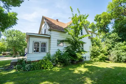 411 E Gustavus Avenue, Fergus Falls, MN 56537 - Photo 4