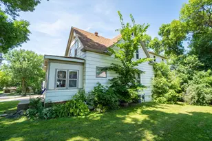411 E Gustavus Ave, Fergus Falls, MN 56537 - Photo 4