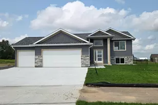 1801 12th Ave NE, Austin, MN 55912 - Photo 2