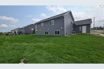 1801 12th Avenue NE, Austin, MN 55912 - Photo 4