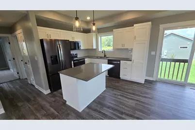 1801 12th Avenue NE, Austin, MN 55912 - Photo 10