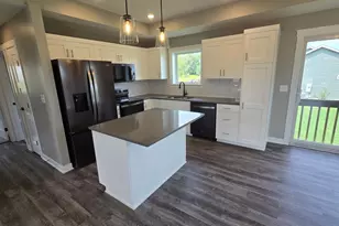 1801 12th Ave NE, Austin, MN 55912 - Photo 10