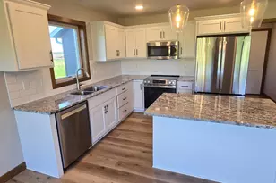 1801 12th Ave NE, Austin, MN 55912 - Photo 10