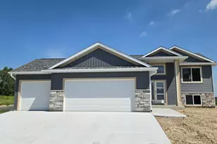 1801 12th Ave NE, Austin, MN 55912 - Photo 2