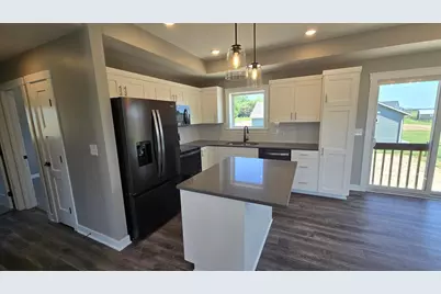 1801 12th Avenue NE, Austin, MN 55912 - Photo 6