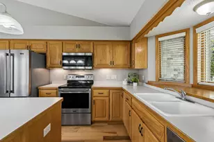 14374 Peninsula Point Dr, Savage, MN 55378 - Photo 10