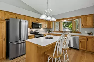 14374 Peninsula Point Dr, Savage, MN 55378 - Photo 8
