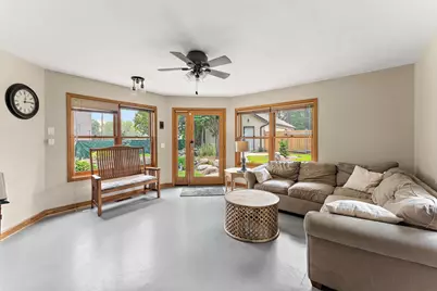 1017 Thomas Avenue S, Minneapolis, MN 55405 - Photo 20