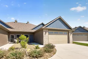 885 Picadilly Ln NW, Rochester, MN 55901 - Photo 4