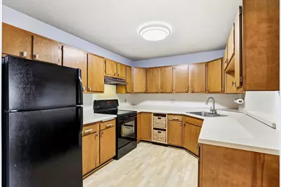 2425 E Franklin Avenue #303, Minneapolis, MN 55406 - Photo 10