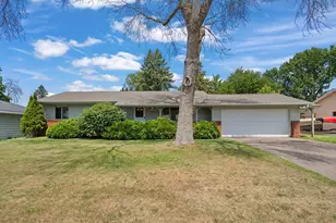 2245 Beam Ave, Maplewood, MN 55109 - Photo 2