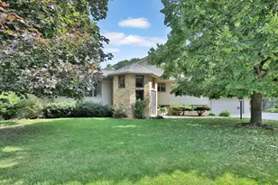 131 Marie Ave W, West Saint Paul, MN 55118 - Photo 4