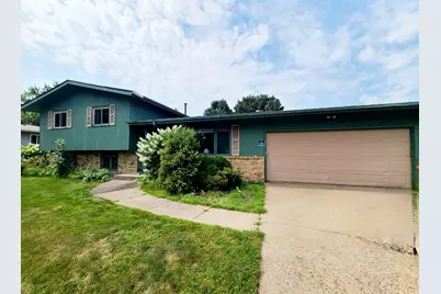 8273 Scott Avenue N, Brooklyn Park, MN 55443 - Photo 2