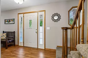15385 Morraine Way, Eden Prairie, MN 55347 - Photo 8