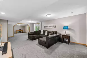 15385 Morraine Way, Eden Prairie, MN 55347 - Photo 38
