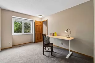 15385 Morraine Way, Eden Prairie, MN 55347 - Photo 32