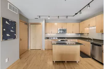 215 10th Avenue S #637, Minneapolis, MN 55415 - Photo 8