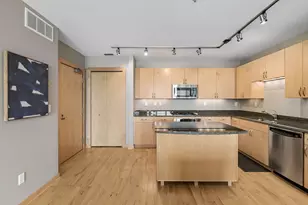 215 10th Ave S, Minneapolis, MN 55415 - Photo 8