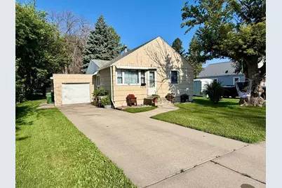 1215 Douglas Avenue, Worthington, MN 56187 - Photo 2
