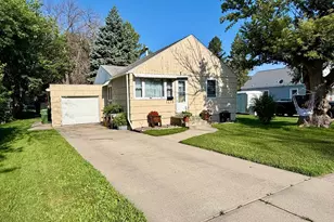 1215 Douglas Ave, Worthington, MN 56187 - Photo 2