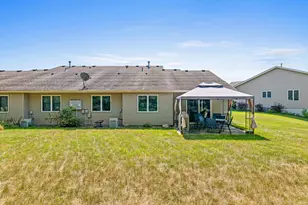 305 Wildwood Cir, Roberts, WI 54023 - Photo 28